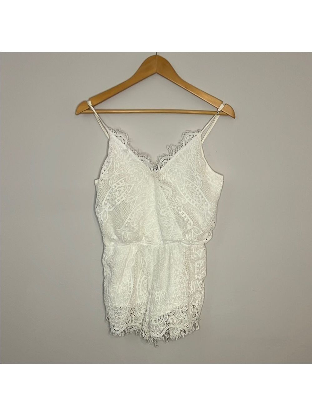 Maddy K - White Lace Romper with Delicate Floral Patterns - Picture 2 of 6